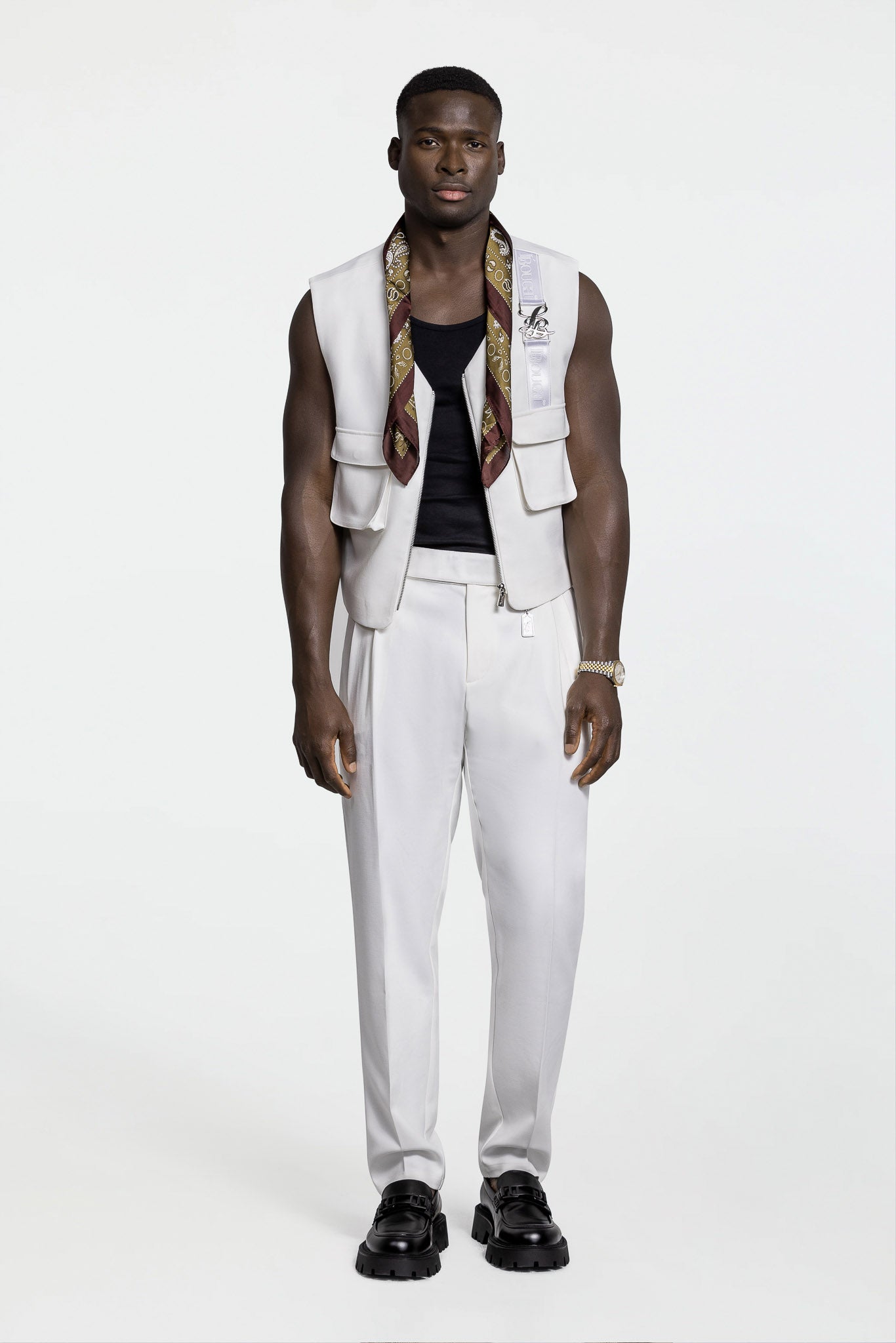 PLEATED PANTS – WHITE