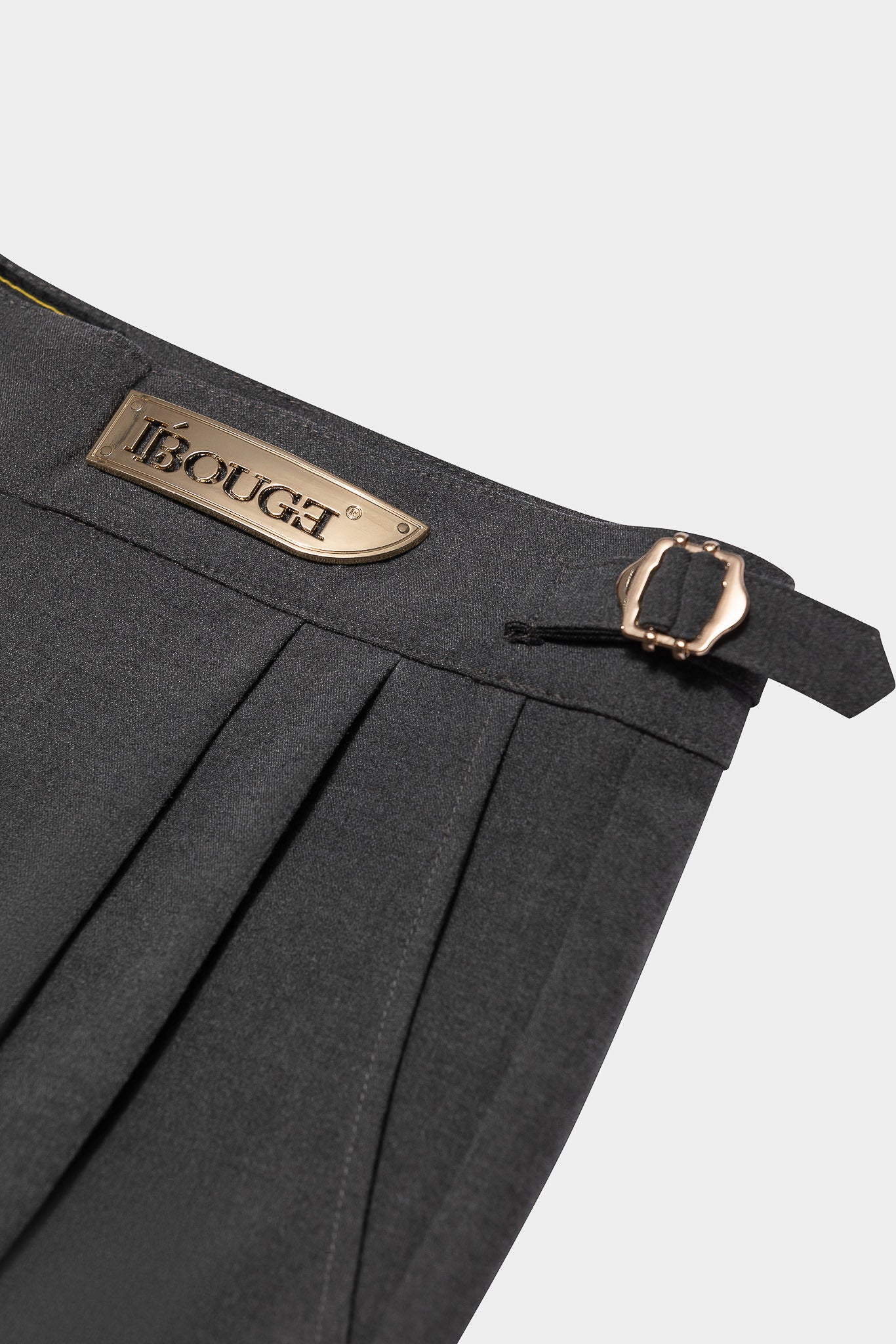 PLEATED PANTS – CHARCOAL