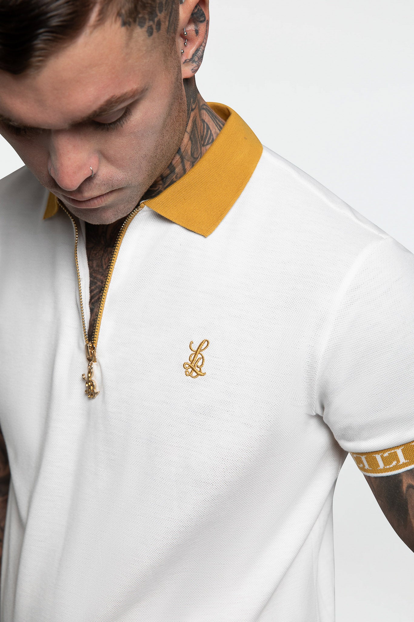 ZIP POLO SHIRT – OFF WHITE