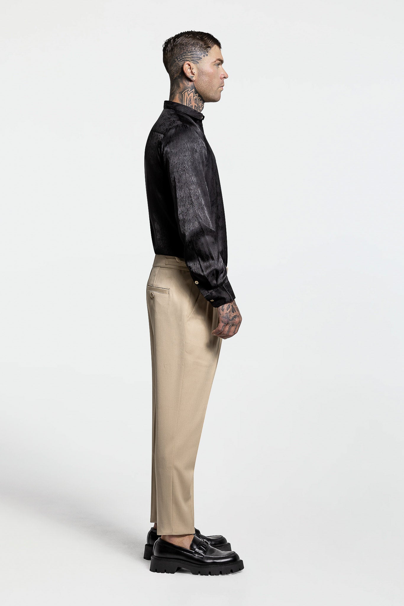 PLEATED PANTS – BEIGE