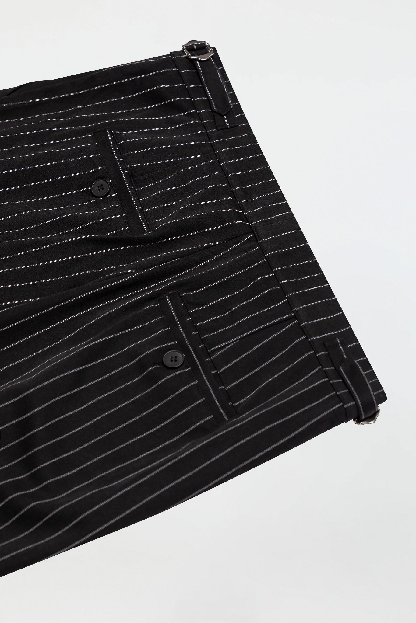 PLEATED PANTS – BLACK PINSTRIPE