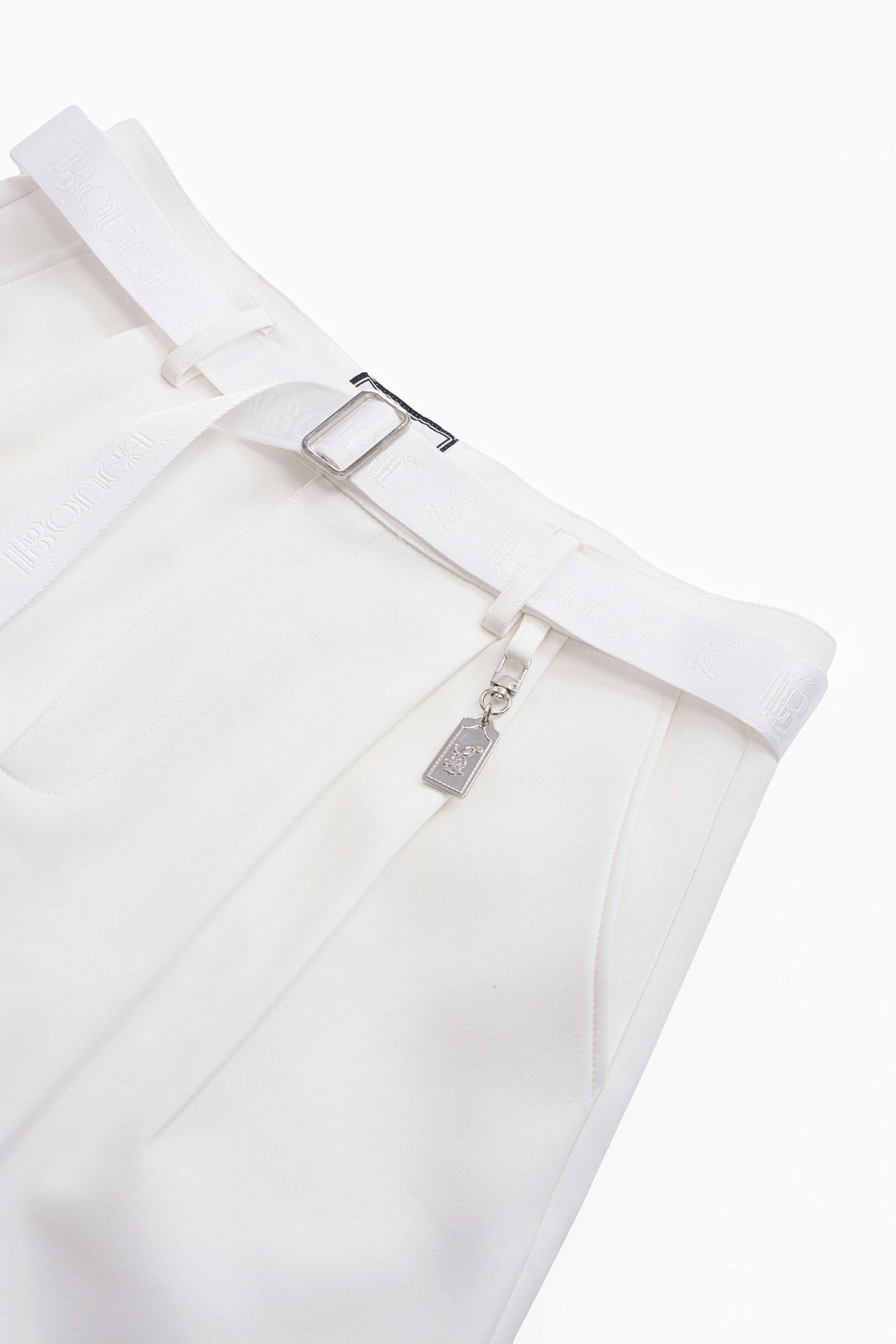 LEGACY PLEATED SHORTS - WHITE