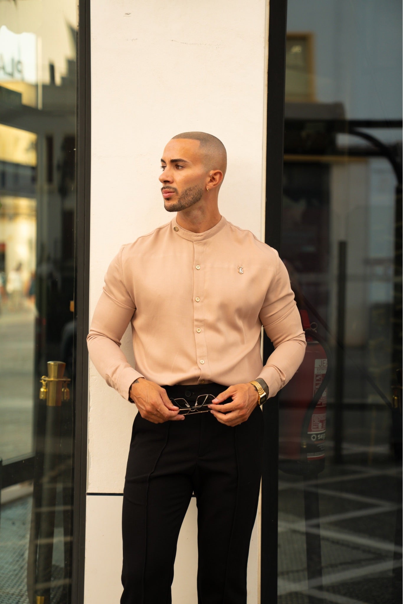 SIDE BUTTON GRANDAD COLLAR SHIRT – TAN