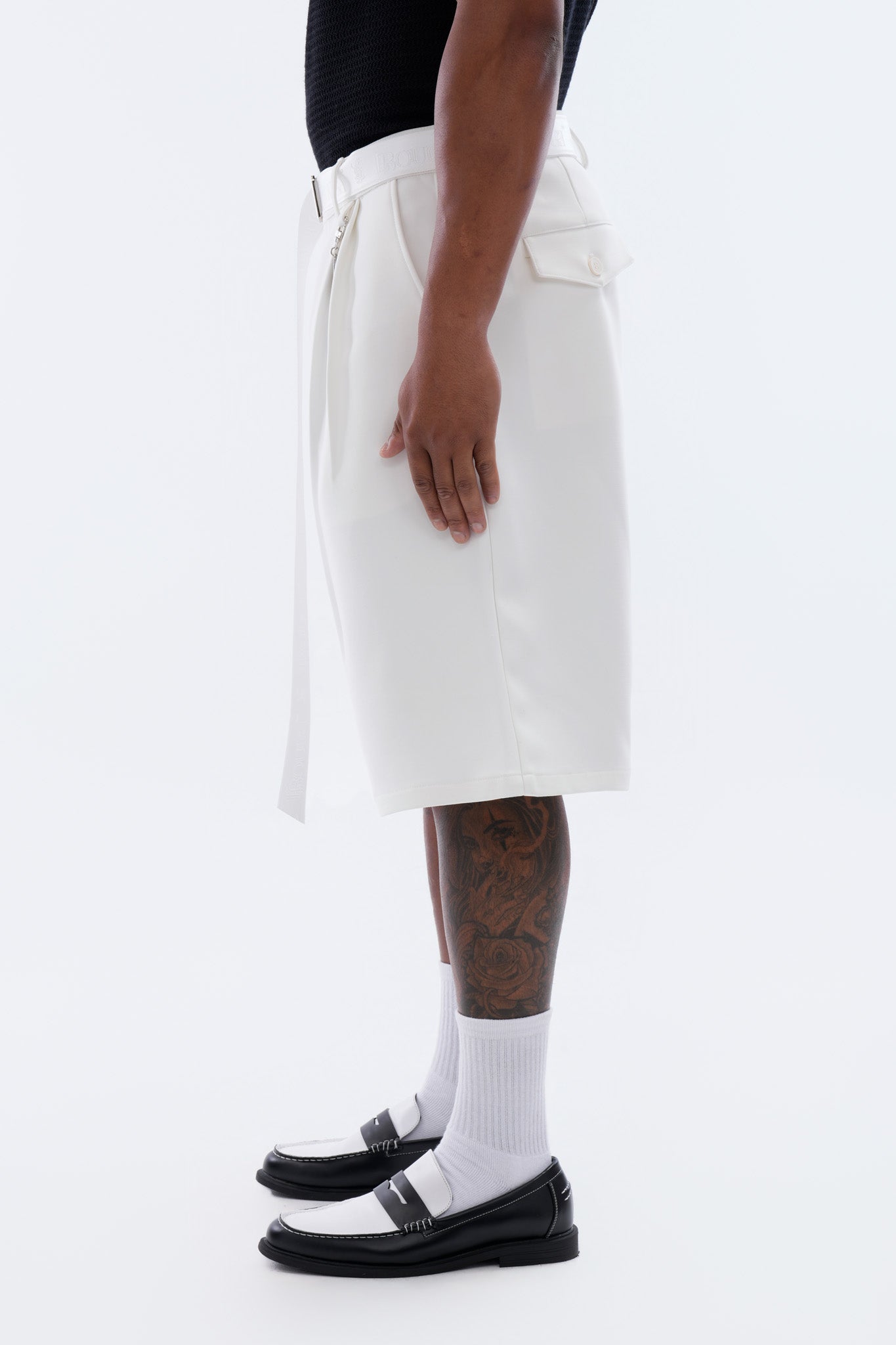 LEGACY PLEATED SHORTS - WHITE