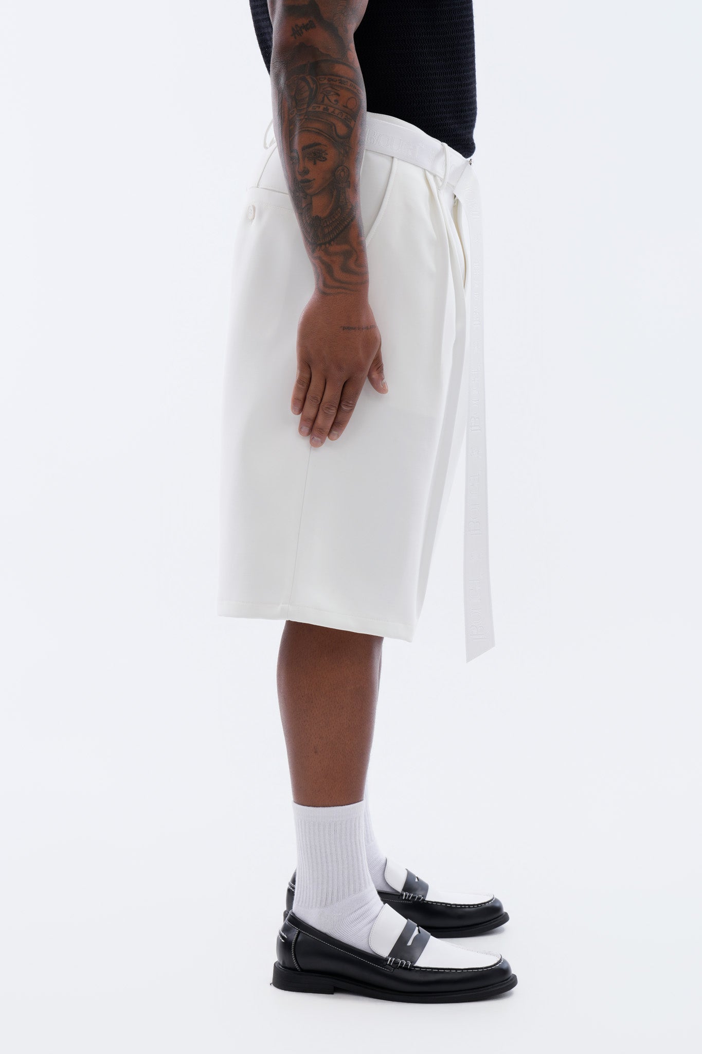LEGACY PLEATED SHORTS - WHITE
