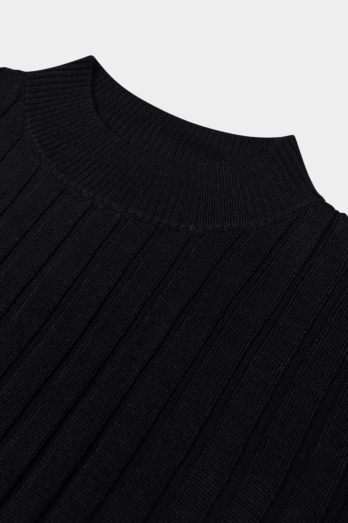 CORE RIBBED KNIT TEE - BLACK