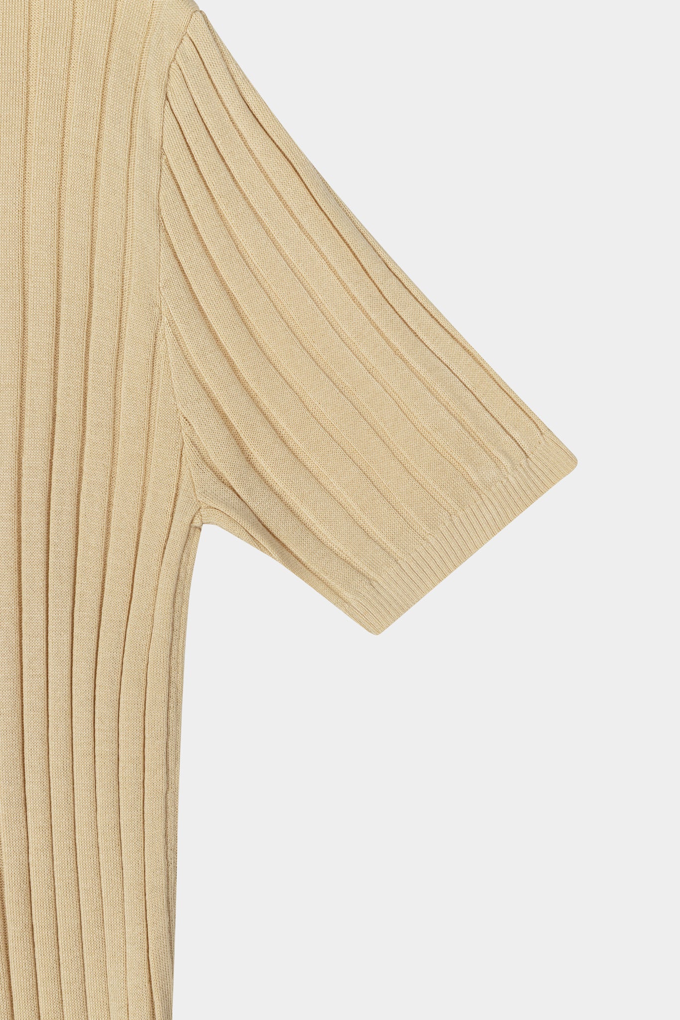 CORE RIBBED KNIT TEE - BEIGE
