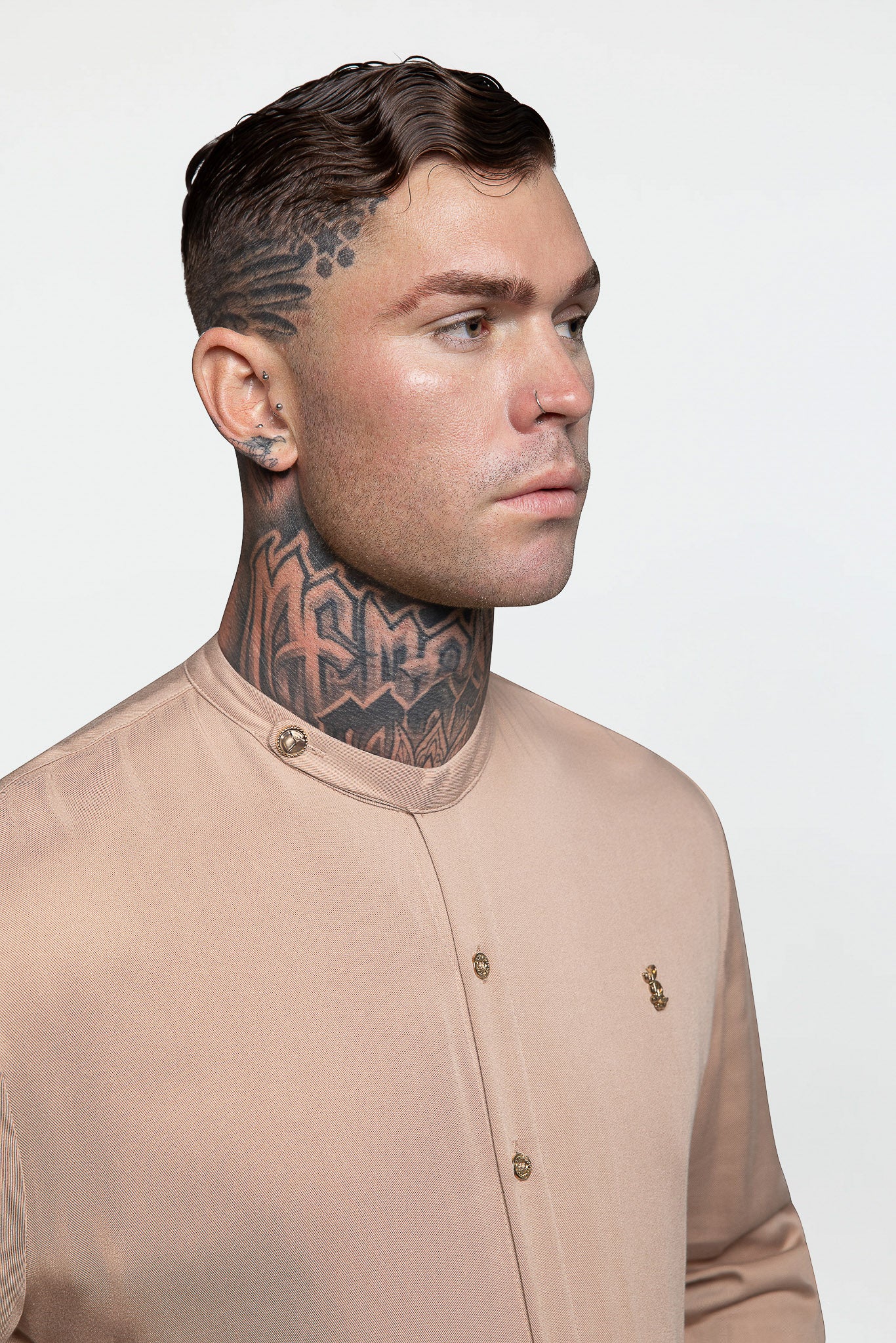 SIDE BUTTON GRANDAD COLLAR SHIRT – TAN