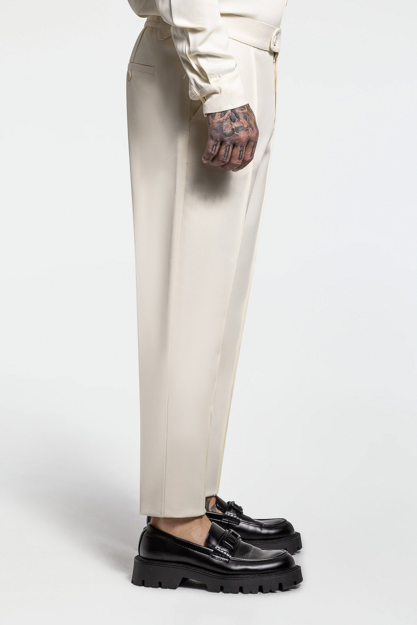PINTUCK PANTS – ECRU
