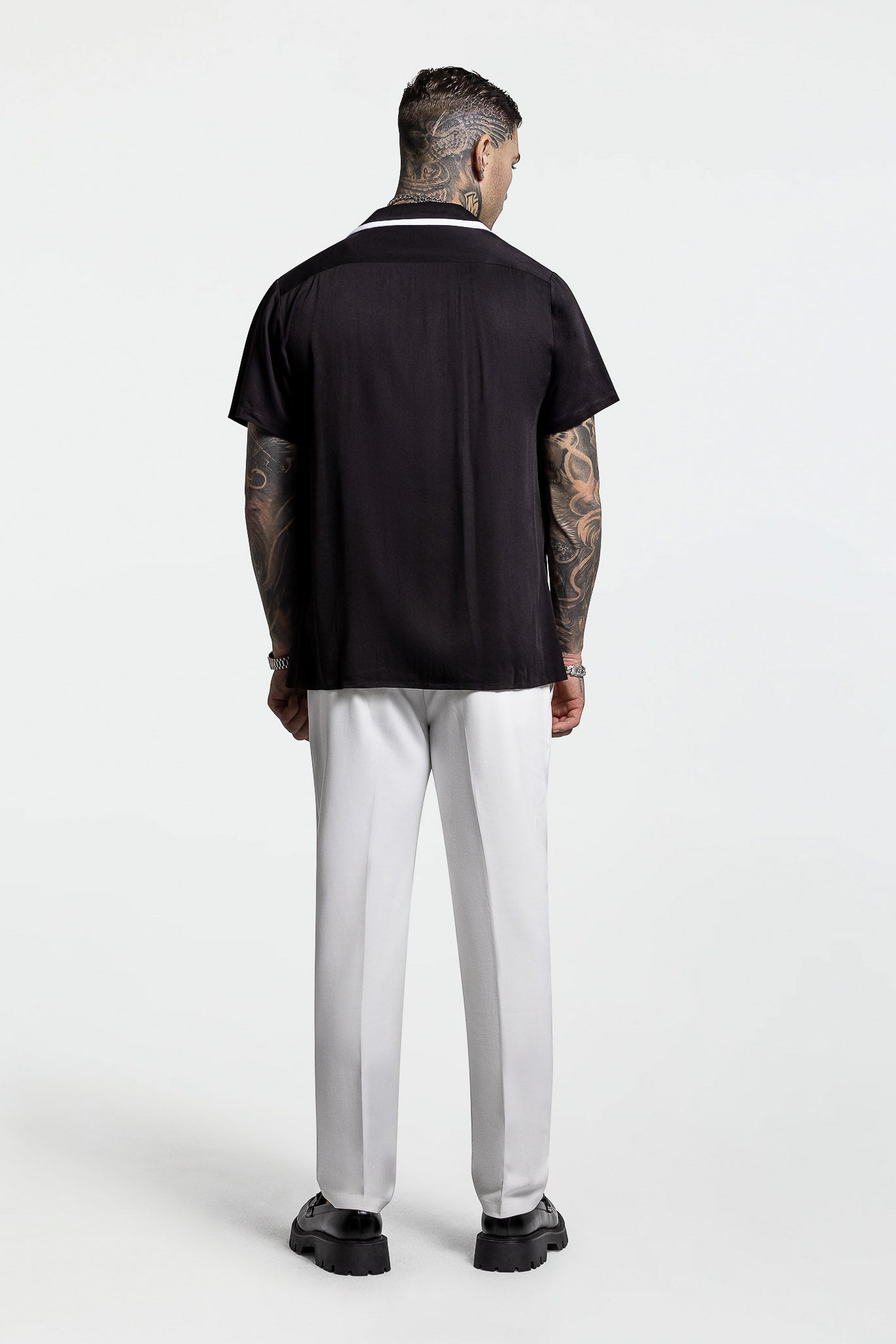 SIDE STRAP CONTRAST SHIRT – BLACK