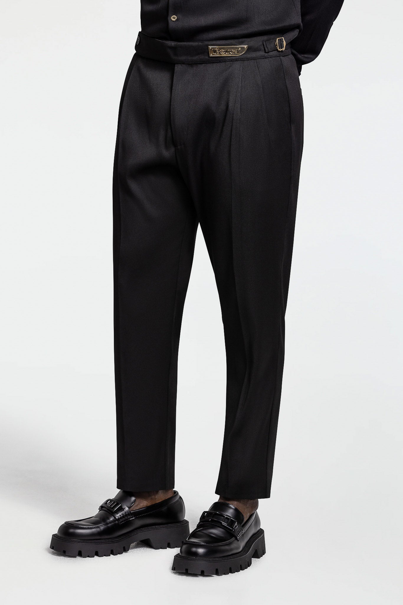 PLEATED PANTS – BLACK