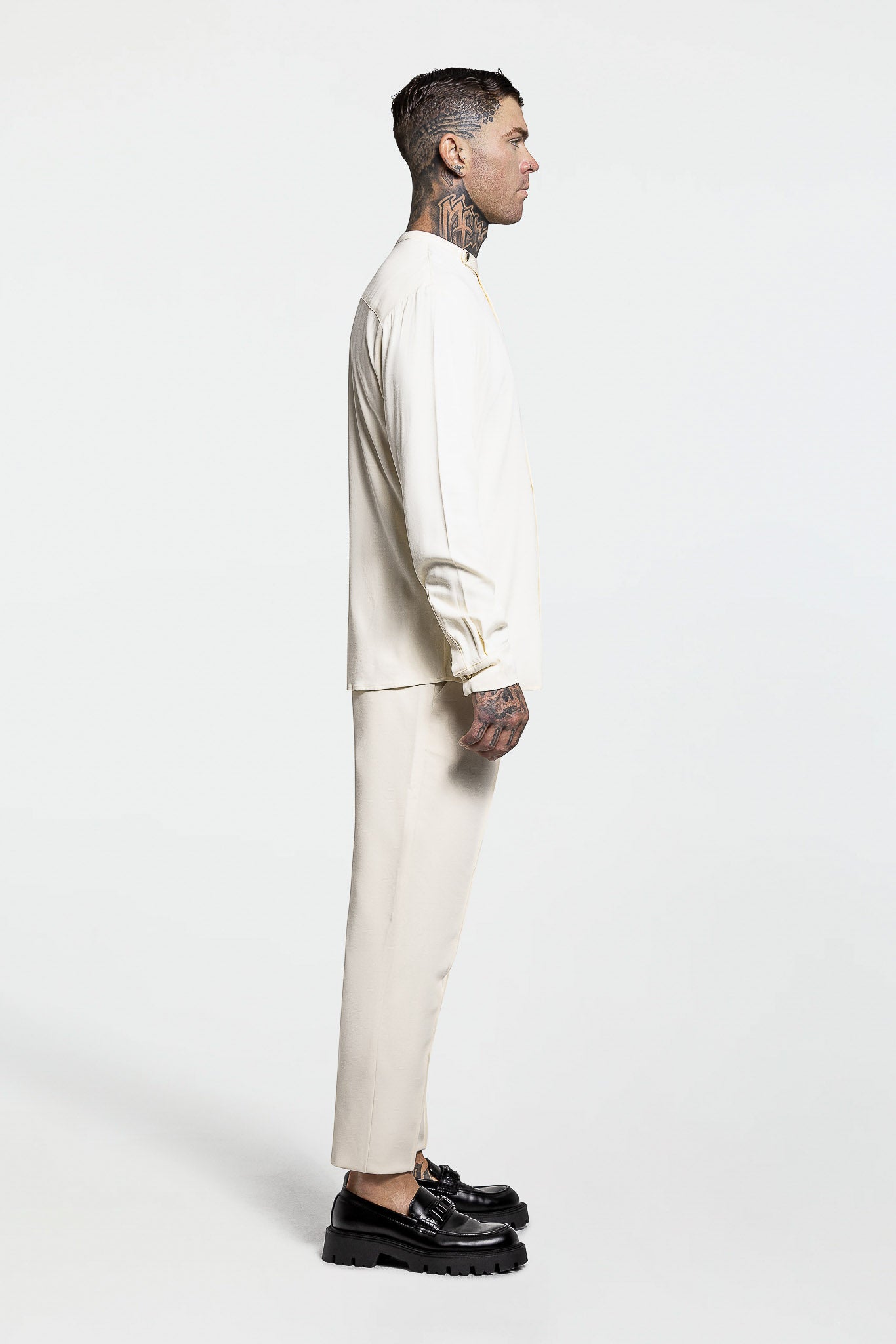 SIDE BUTTON GRANDAD COLLAR SHIRT – ECRU
