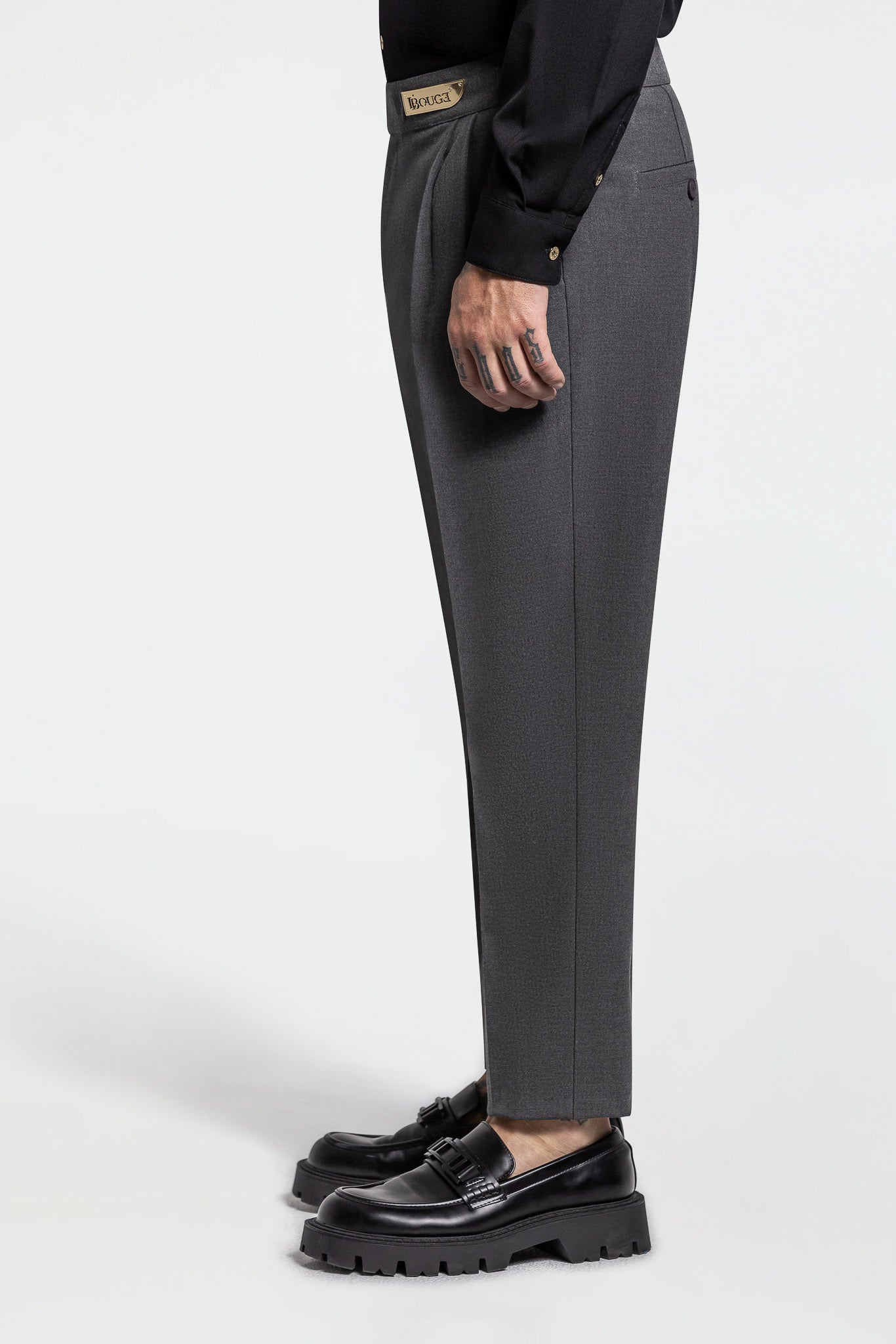PLEATED PANTS – CHARCOAL