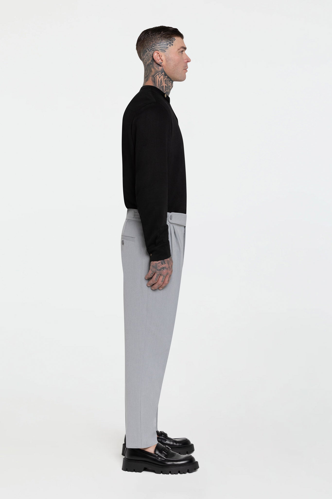 PLEATED PANTS – GREY
