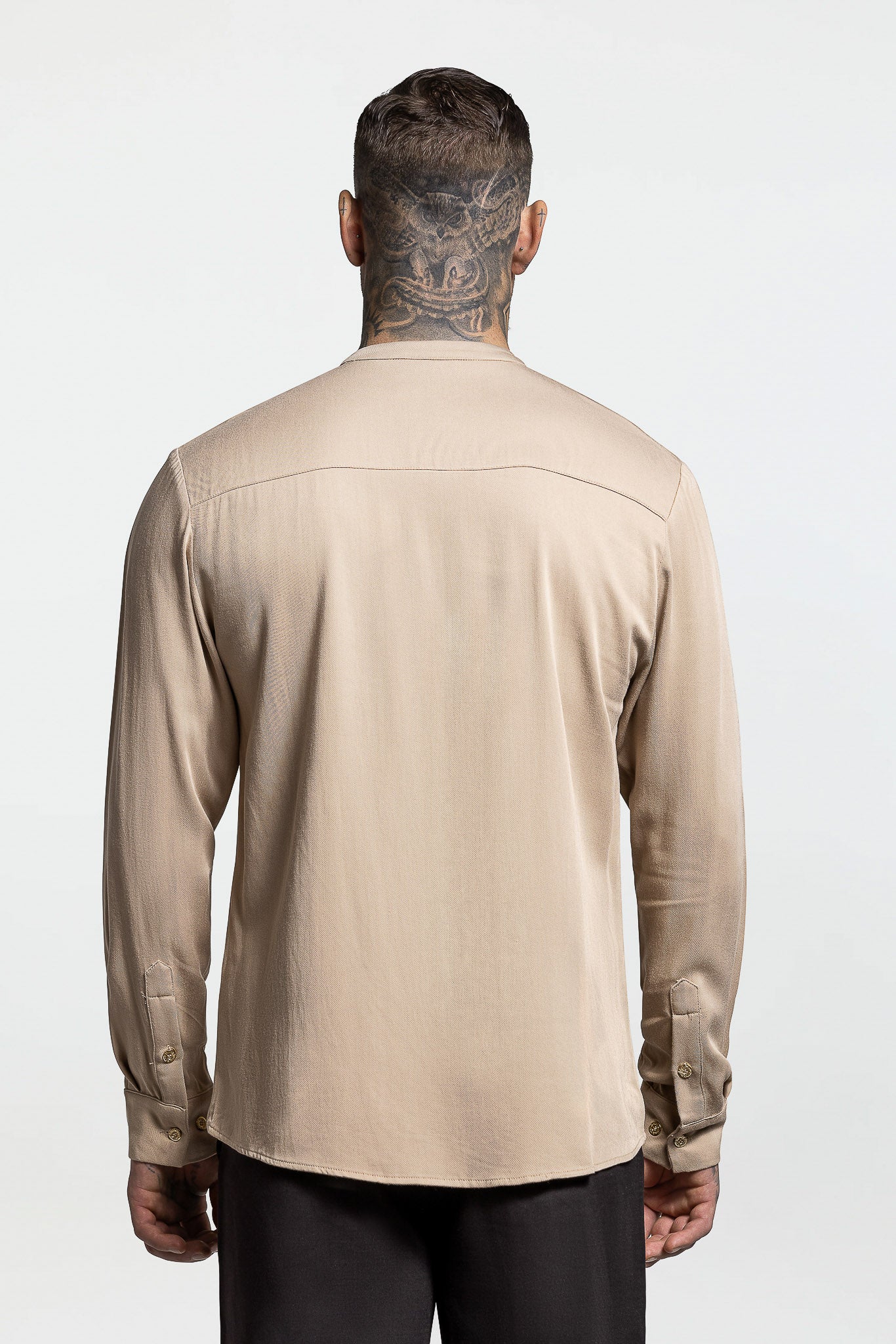 SIDE BUTTON GRANDAD COLLAR SHIRT – TAN