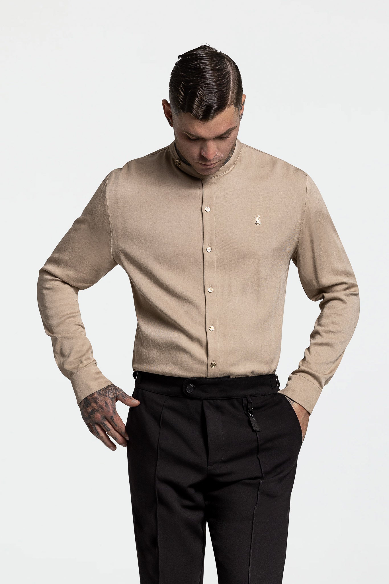 SIDE BUTTON GRANDAD COLLAR SHIRT – TAN
