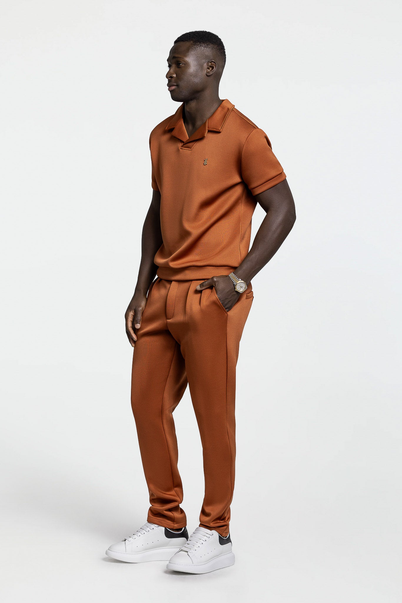 STRETCH COTTON REVERE COLLAR POLO SHIRT – BURNT SIENNA