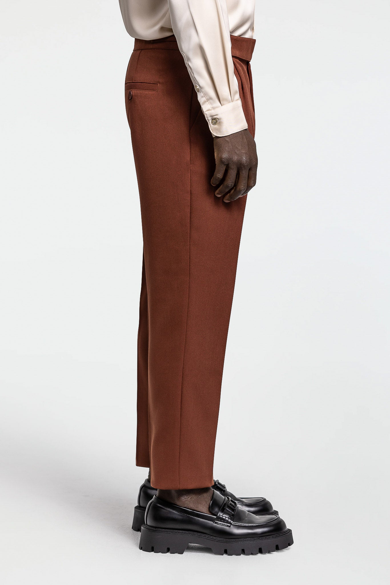 PLEATED PANTS – VENETIAN RED